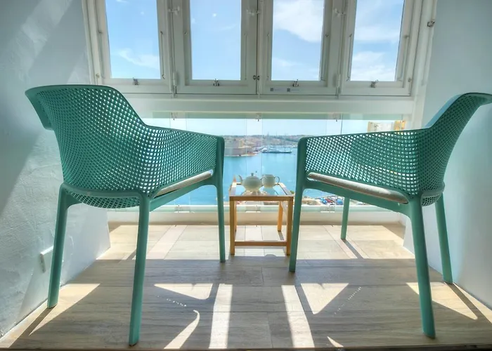 Spacious Maisonette With Spectacular Views Ibri1-1